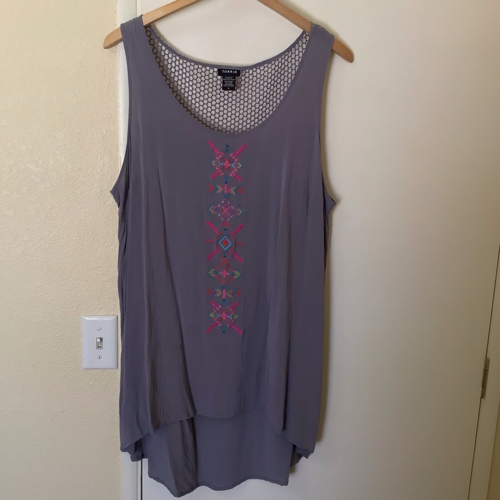 Torrid Blouse Size 2X Women’s Tank Top Style Gray Pink Blue Embroidery Mesh Boho